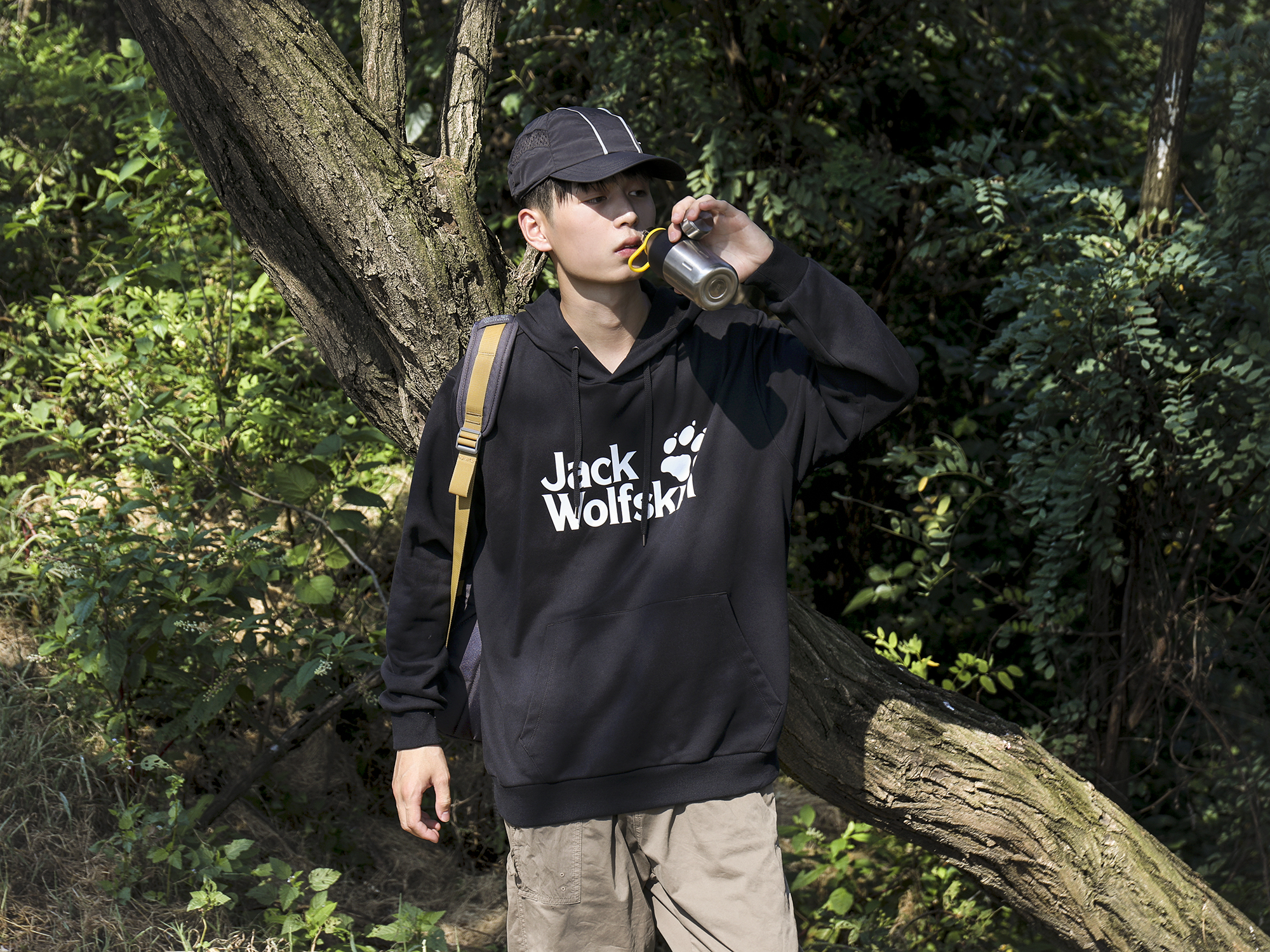 狼爪EC LOGO PRINT HOODIE UNISEX中连帽卫衣5720093-6000